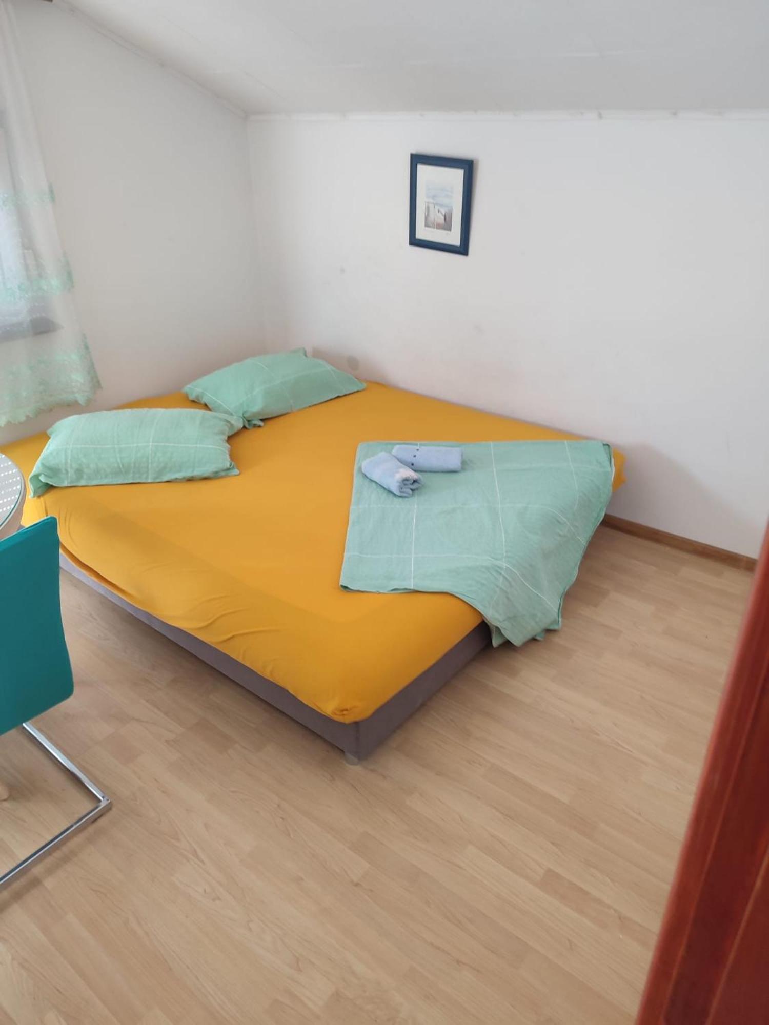 Apartments Paric Vir Luaran gambar