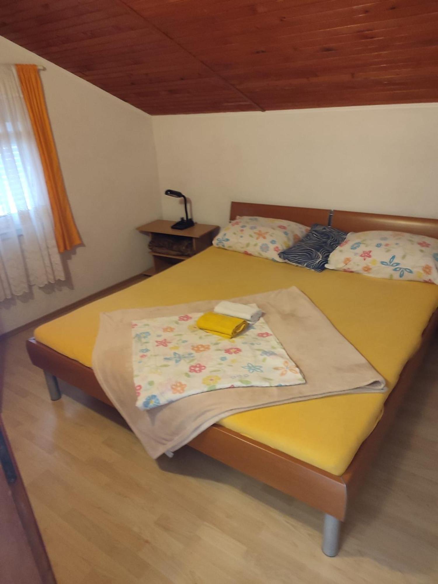 Apartments Paric Vir Luaran gambar